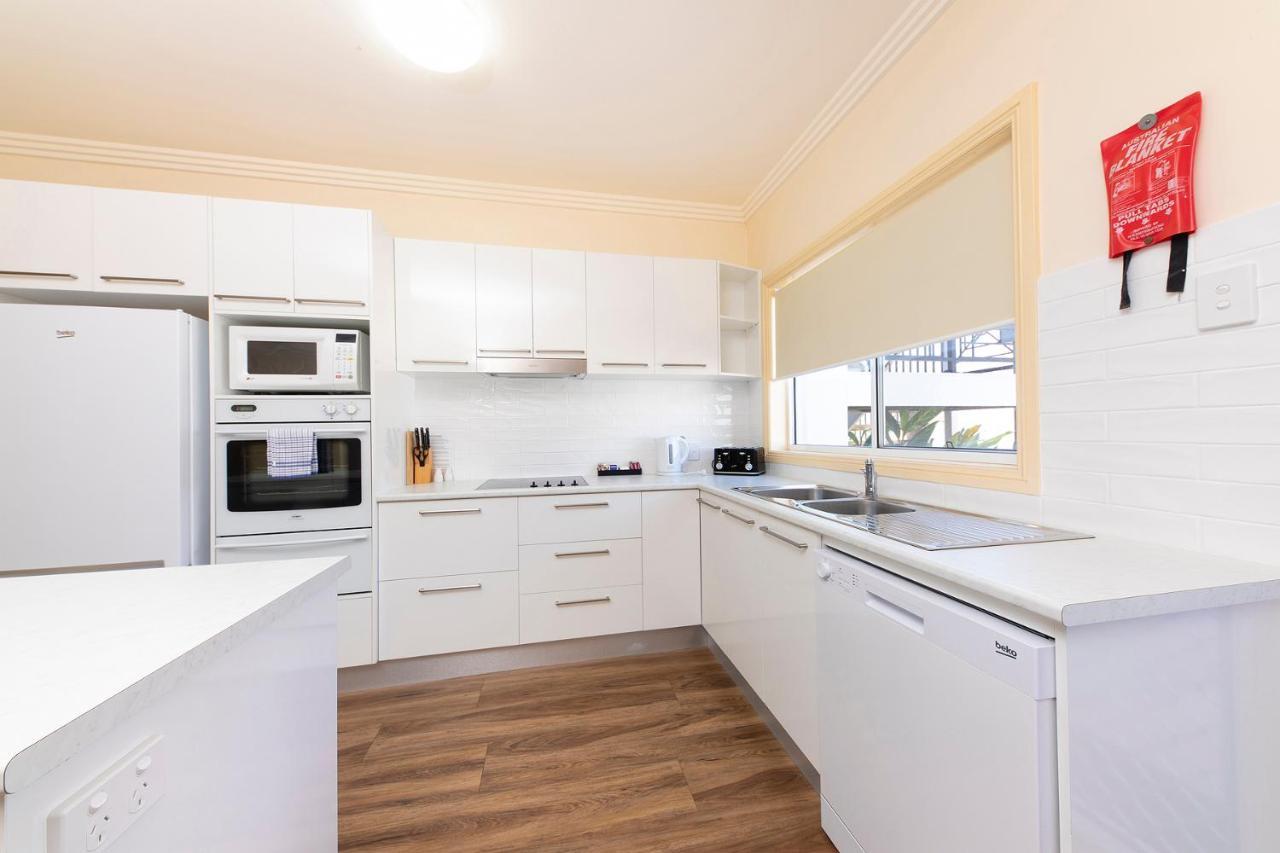 Meridian Beachside Apartments Олд-Бар Экстерьер фото