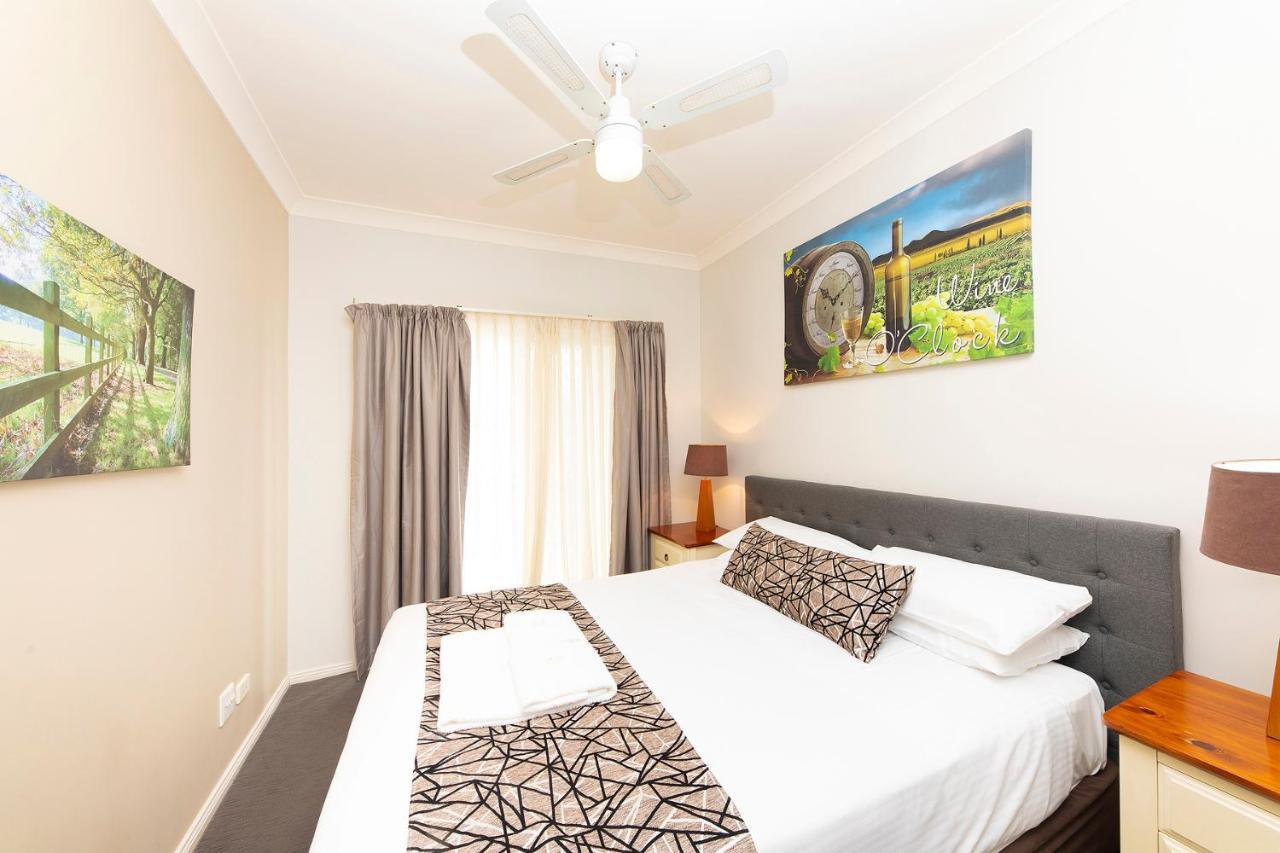 Meridian Beachside Apartments Олд-Бар Экстерьер фото